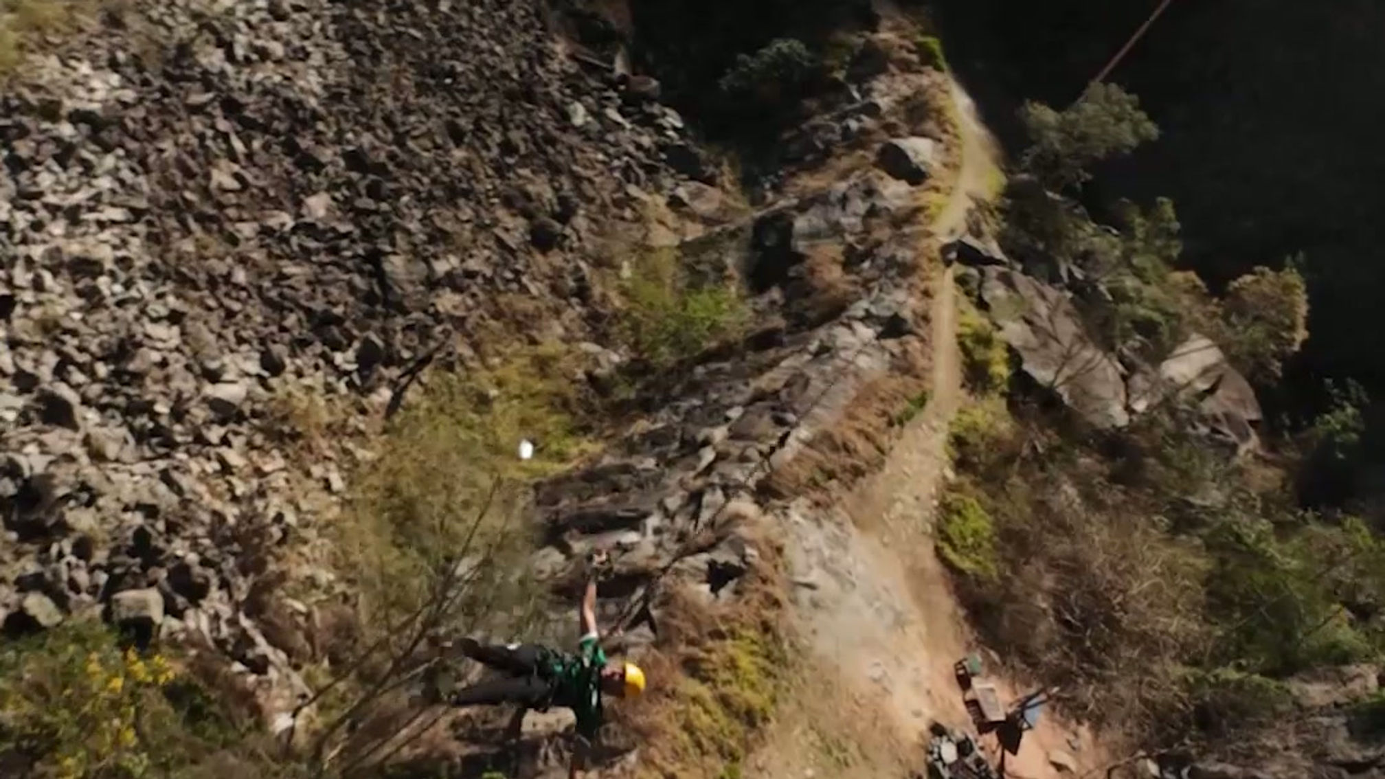 Bungee Jump de 70 Metros na Pedreira do Dib